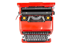 Charger l'image dans la galerie, Olivetti Valentine — Iconic Red Vintage Portable Typewriter (AZERTY) | BSIE Typewriters