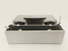 Load image into Gallery viewer, Typewriter Olivetti Dora / Lettera 31