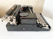 Load image into Gallery viewer, Typewriter Glossy Black Royal Model P - Looks And Works Very Well - Perfect Gift For The Writer - AZERTY