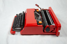 Charger l'image dans la galerie, Olivetti Valentine — Iconic Red Vintage Portable Typewriter (AZERTY) | BSIE Typewriters
