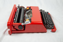 Charger l'image dans la galerie, Olivetti Valentine — Iconic Red Vintage Portable Typewriter (AZERTY) | BSIE Typewriters
