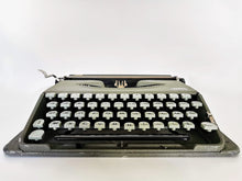 Charger l&#39;image dans la galerie, Pointe en fonte pour machine à écrire
