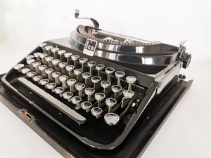 Typewriter Glossy Black Olivetti ICO 1930's