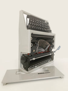 Typewriter Olivetti Dora / Lettera 31