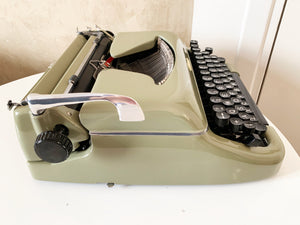 Typewriter Bisei / Erika 10 - 1950's - Writes Like A Dream - Working Typewriter - Perfect Gift For The Writer