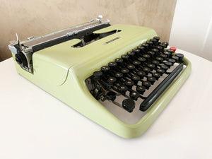 Olivetti Lettera 22 Green - Original Color - Fully Working Typewriter - AZERTY Keyboard