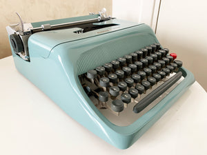 Typewriter Blue Olivetti Studio 44 - Fully Working - With Case - QWERTY Keyboard