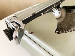 1950's Groma Kolibri Typewriter - Working and good looking - With Original Leather Case