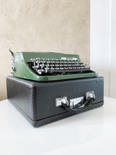 Charger l&#39;image dans la galerie, Typewriter 1940&#39;s Green Invicta - Gorgeous Rare Old Typewriter - Professionally Serviced - Working Typewriter - AZERTY Keyboard
