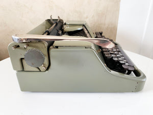 Typewriter Green/grey Mercedes - Perfectly Working Typewriter - Full Of Charm And Patina! - AZERTY Keyboard