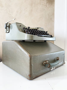Typewriter Green/grey Mercedes - Perfectly Working Typewriter - Full Of Charm And Patina! - AZERTY Keyboard